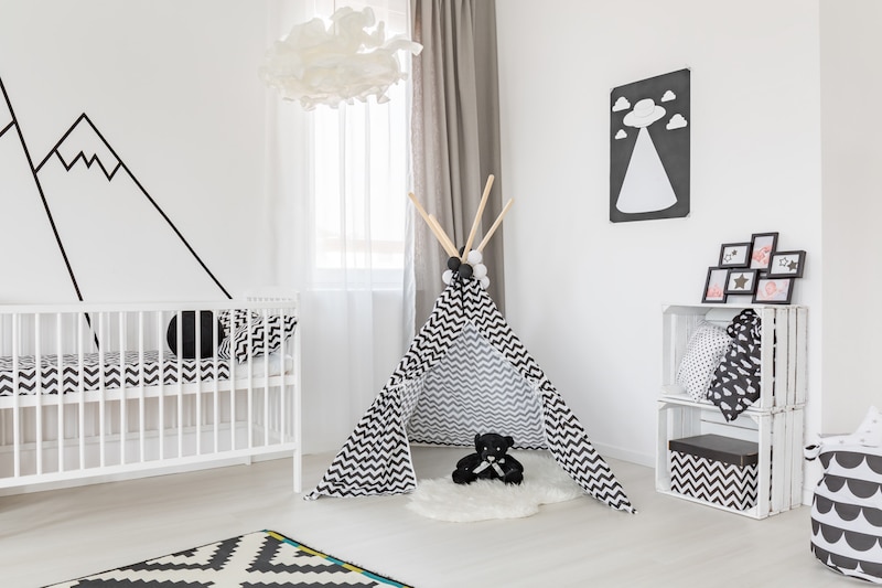 Spacious black and white baby room decoration