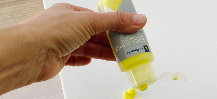 couleur jaune acrylique